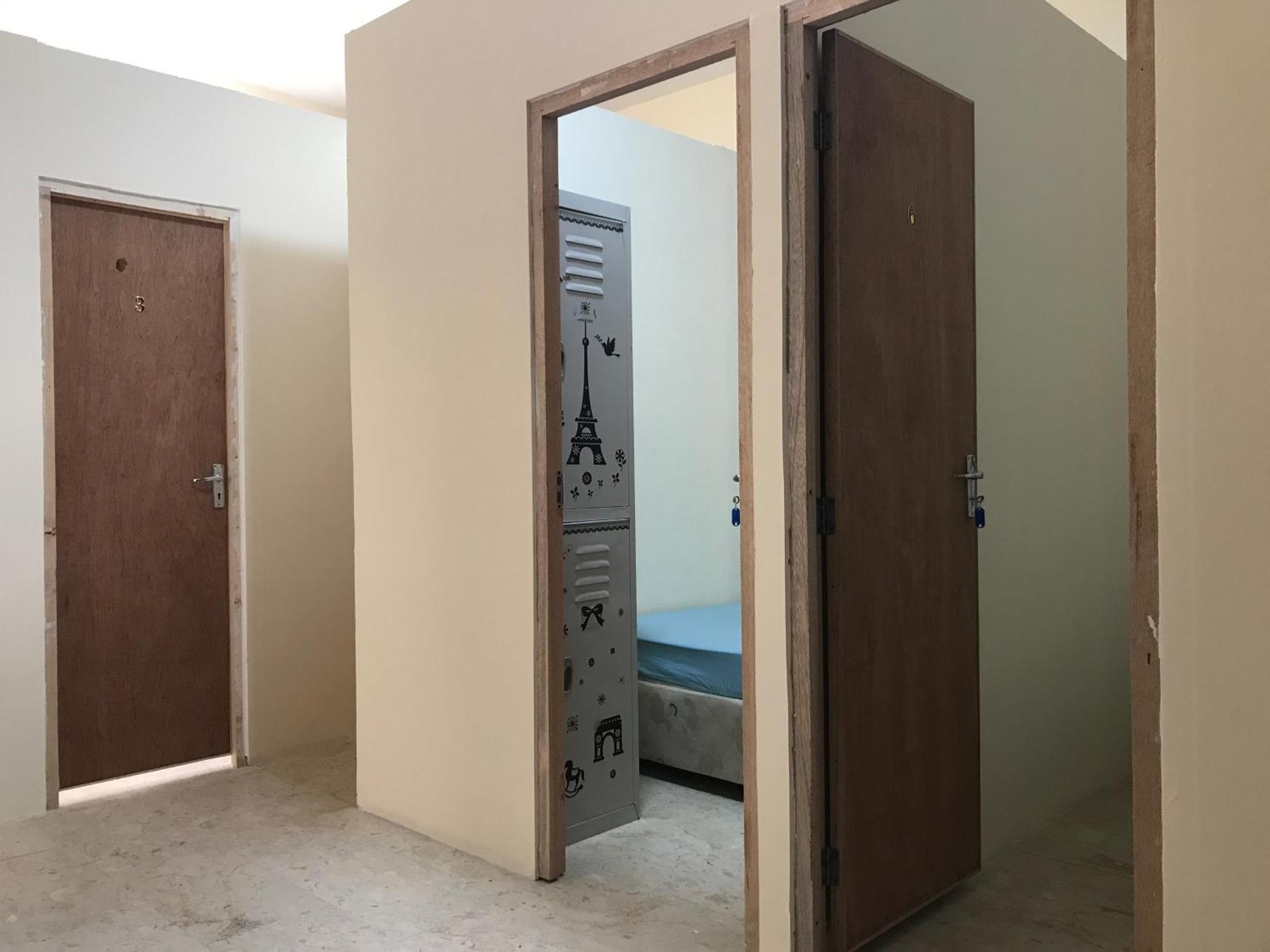 Backpacker'S Bed - No Parking Space Abu Dhabi Bagian luar foto