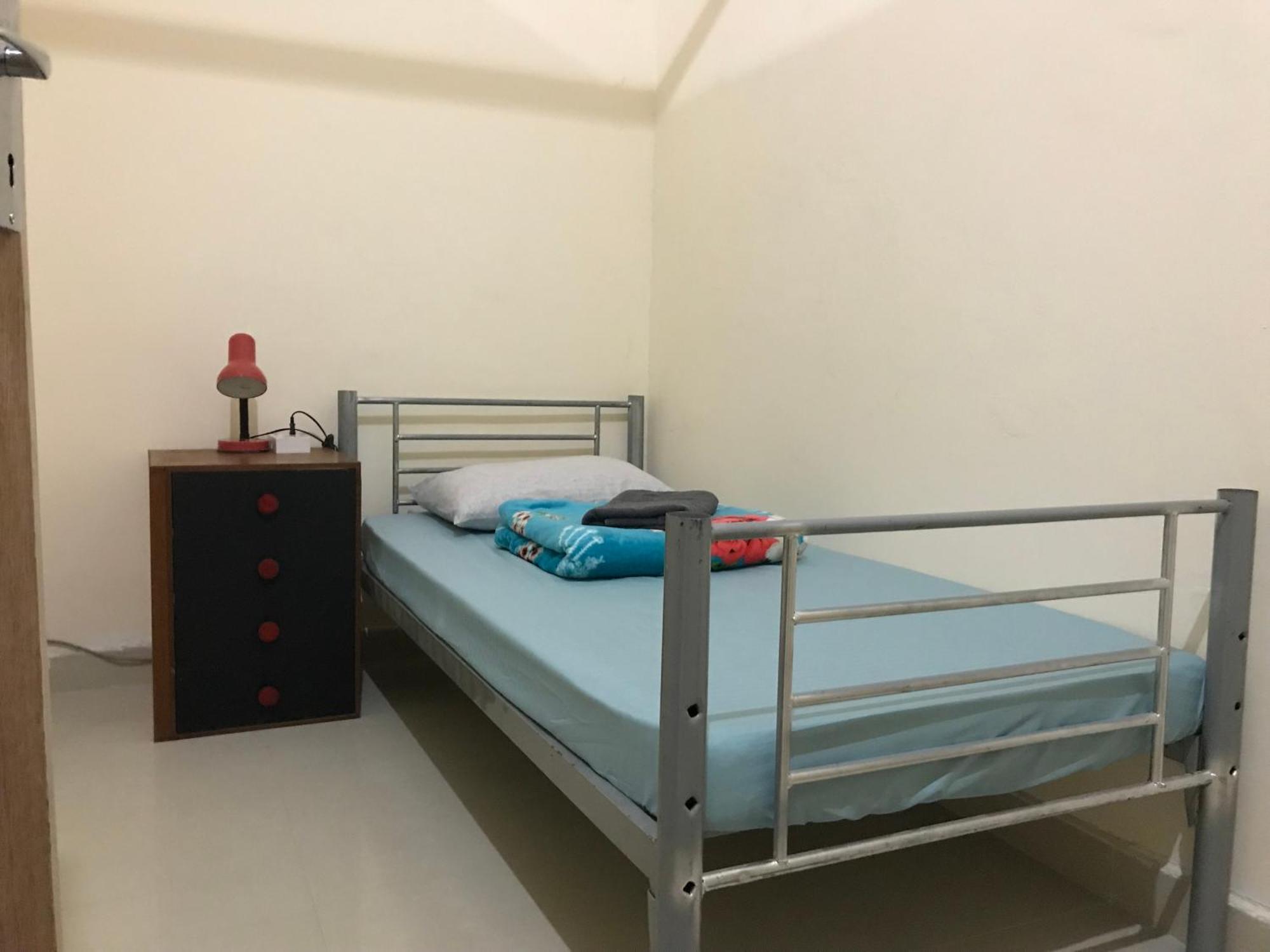 Backpacker'S Bed - No Parking Space Abu Dhabi Bagian luar foto